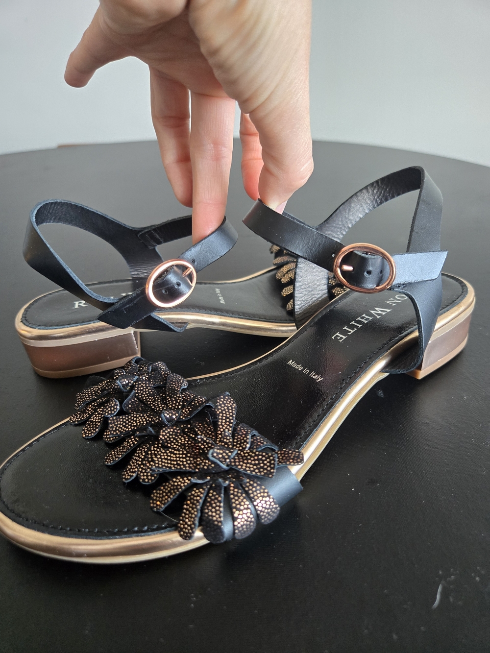 Ron White Black Leather Floral Low Block Heel Sandals Rose Gold Accents Sz 37